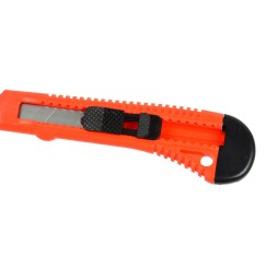 Nożyk do tapet 100x18x0,5mm Hobby typ nr. 7 (100/800)