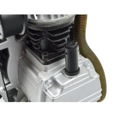 Kompresor olejowy 8L /mobilny/ (1)