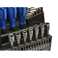 Zestaw wkrętaków, bitów, nasadek 122el. (4)