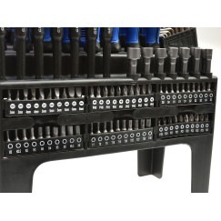 Zestaw wkrętaków, bitów, nasadek 122el. (4)