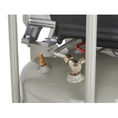 Kompresor olejowy pionowy 50L (1)